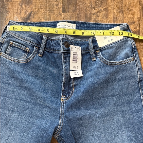 ABERCROMBIE & FITCH The Flare Ultra High Rise Jeans NWT Size 29/8 - Picture 9 of 11